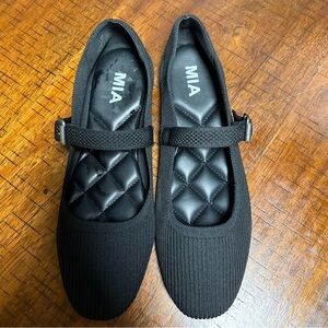 MIA Black Textured Flats with Strap